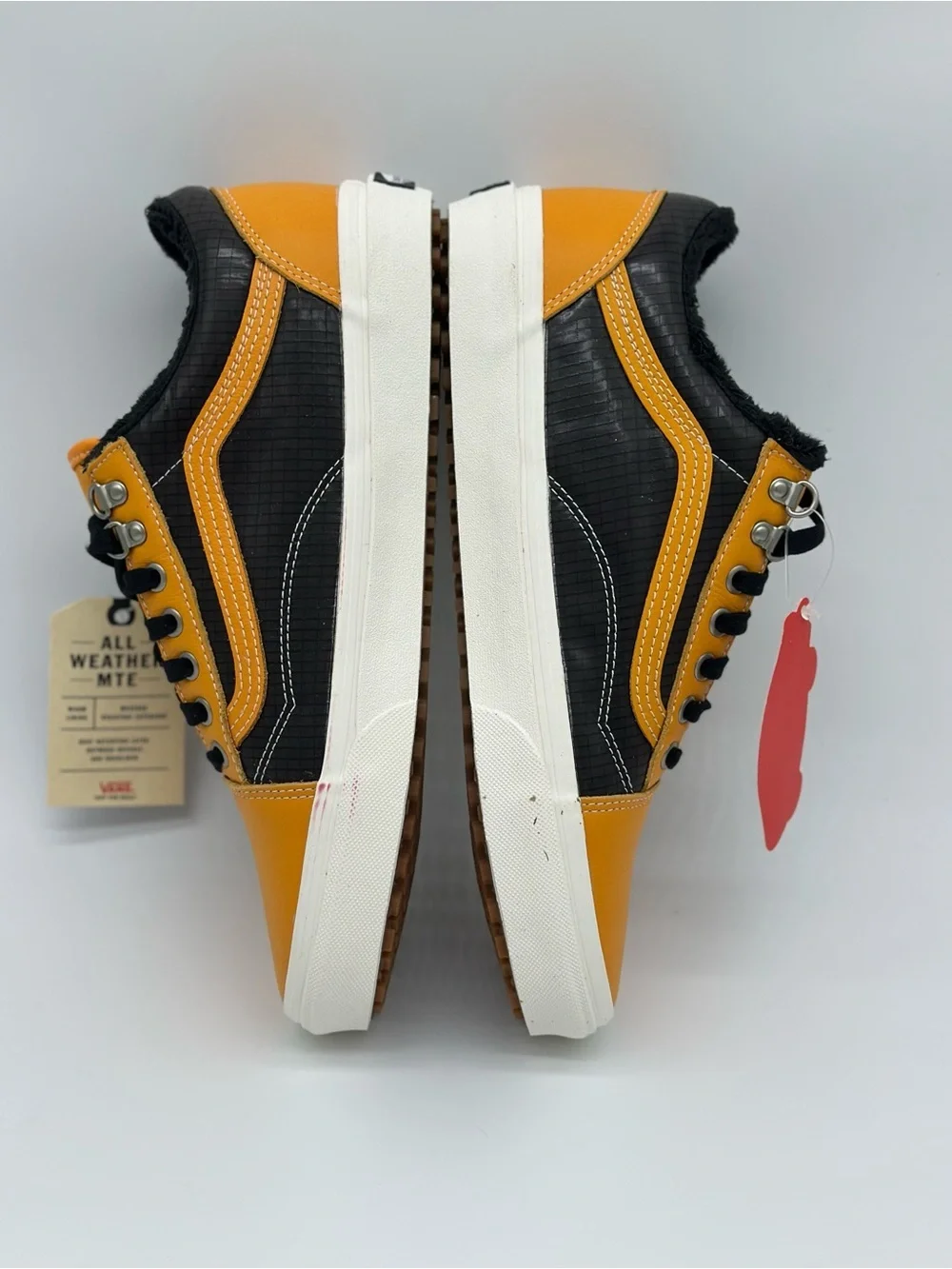 Vans Low Top Sneakers in Mustard Yellow & Black
